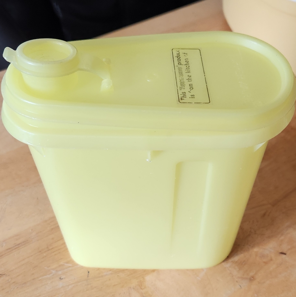 Vintage Tupperware Yellow Plastic Storage Or Drink Dispenser